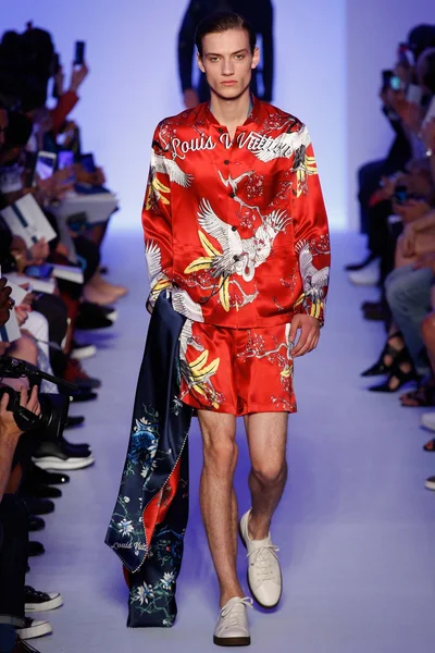 Look 5